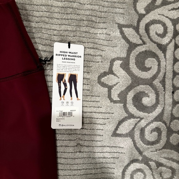 Women’s ripped Maroon Leggings - Picture 2 of 3